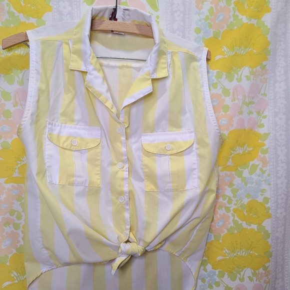 Vintage Lemon yellow vintage sleeveless button front top - Picture 1 of 9